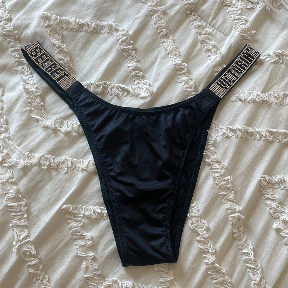 Bombshell shine strap Brazilian panty - Picture 4 of 7